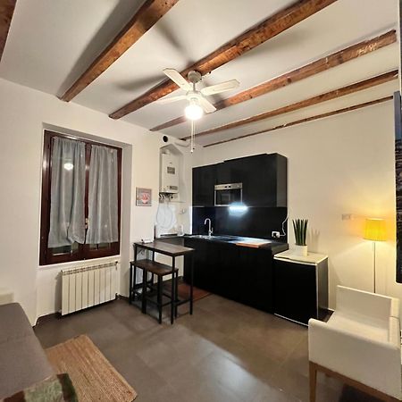 Charming Ringhiera Studio Milan Bagian luar foto