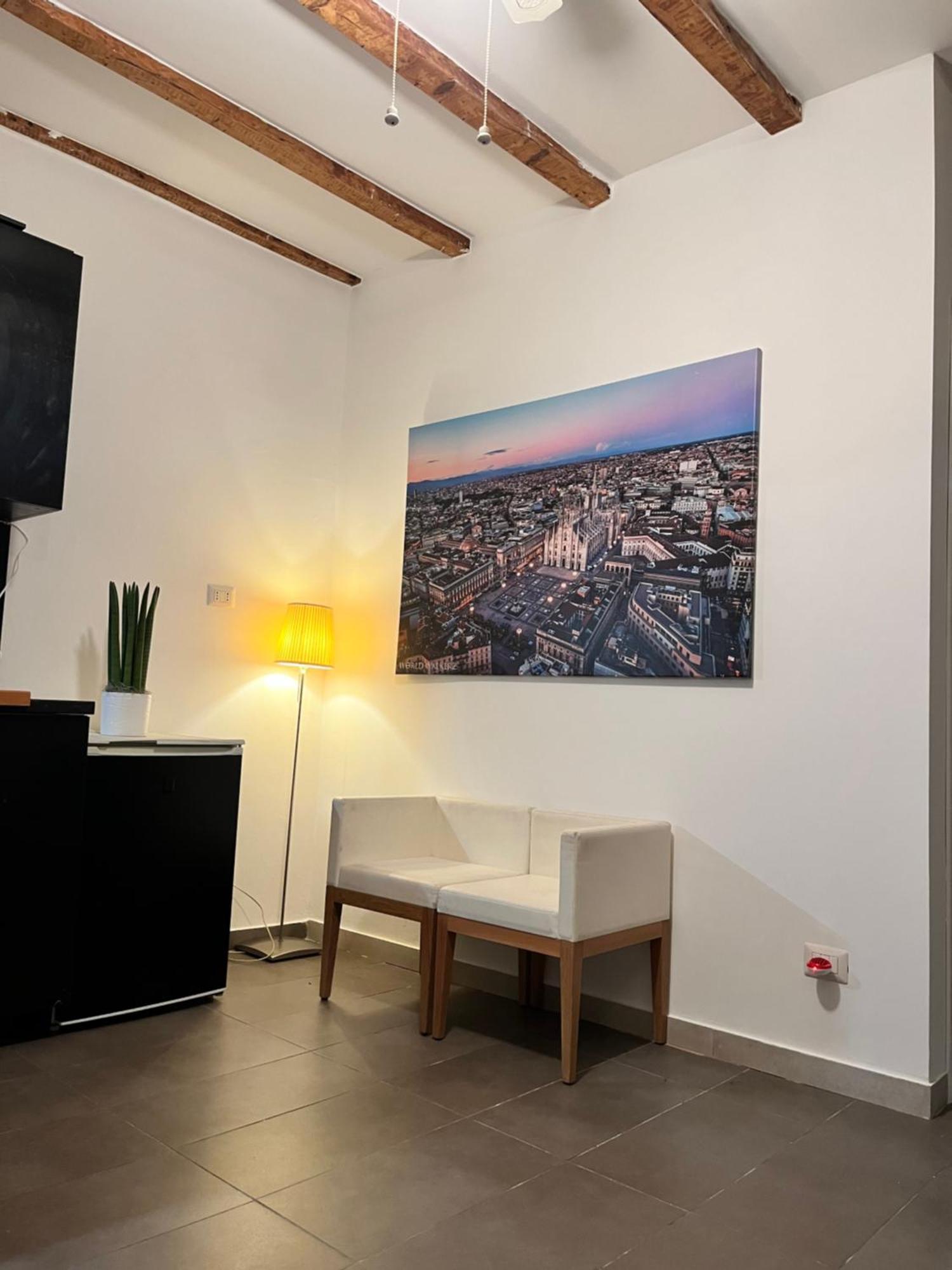 Charming Ringhiera Studio Milan Bagian luar foto